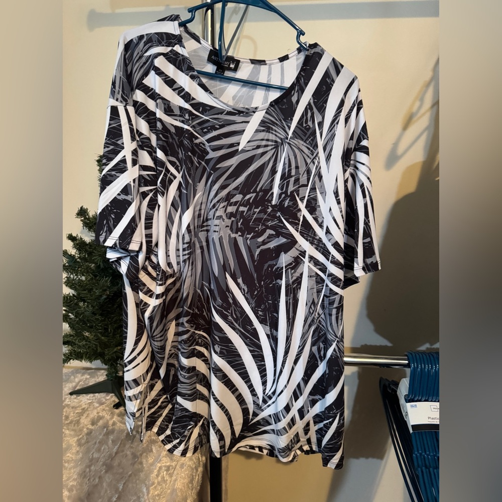 Black and White Palm Print Women's Top and Bag